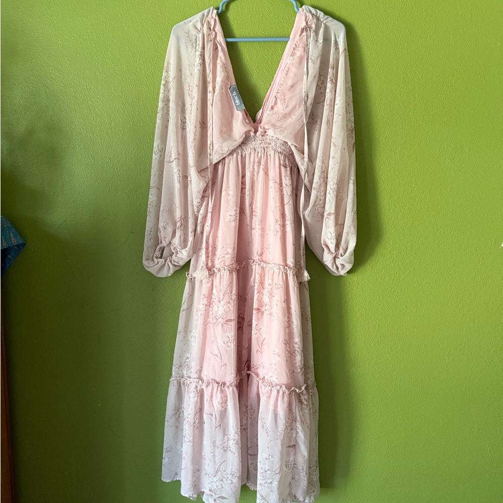 Flowy great for Blue B collections. Size small. Elegant Pink Floral Women's dres
